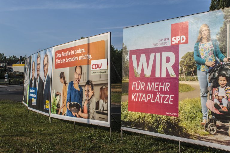 Großplakate zur Bundestagswahl 2024, Bild: tedesco57 via Flickr, Creative Commons - Attribution-NonCommercial 2.0 Generic